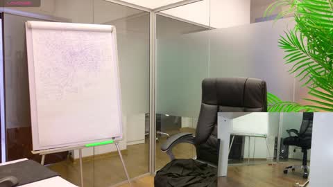 Olivia and Lexi online show from March 7, 2025, 8:23 am