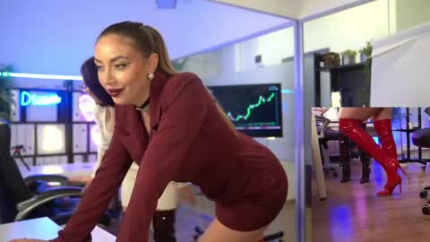 Olivia and Lexi online show from May 20, 2026, 7:42 pm
