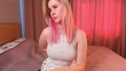 Kate online show from June 6, 2026, 3:33 am