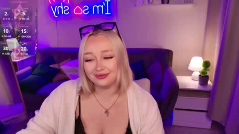 L O L I T A online show from December 18, 2025, 6:08 am