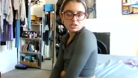 baby_girls2224 online show from April 27, 2026, 7:28 am