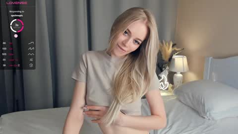 Snapshot of baby_is_ready chatting on December 19, 2024, 9:18 am Emily online show from December 19, 2024, 9:18 am