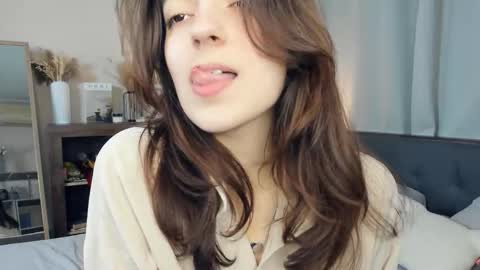 Snapshot of baby_is_ready chatting on October 8, 2025, 7:17 am Emily online show from October 8, 2025, 7:17 am