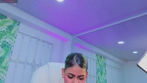 Julieta online show from May 18, 2026, 4:18 am