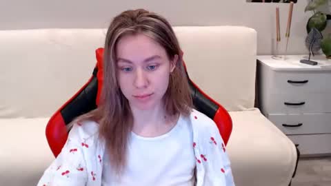 baby_kitte online show from January 15, 2025, 4:36 am