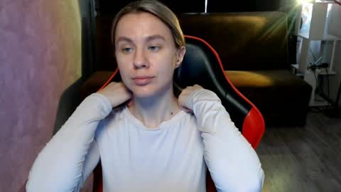 baby_kitte online show from April 6, 2026, 4:46 am