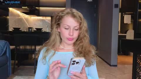 Snapshot of baby_leen chatting on February 14, 2025, 7:59 am Sharleen online show from February 14, 2025, 7:59 am