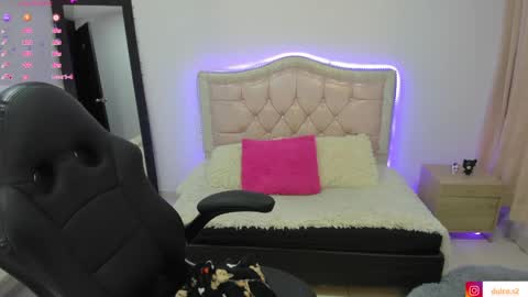 Dulce  Stefa  online show from May 21, 2026, 1:34 am