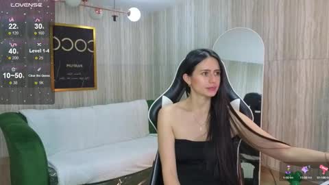 Bella online show from October 7, 2025, 7:22 pm