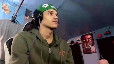 Snapshot of babyd0103 chatting on December 5, 2024, 7:27 am babyD online show from December 5, 2024, 7:27 am