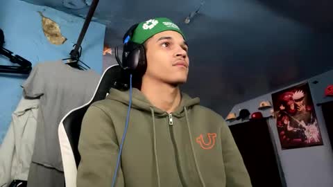 Snapshot of babyd0103 chatting on December 6, 2024, 4:25 am babyD online show from December 6, 2024, 4:25 am