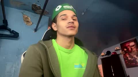 Snapshot of babyd0103 chatting on December 13, 2024, 12:50 pm babyD online show from December 13, 2024, 12:50 pm