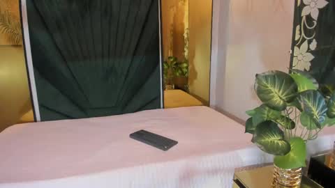 Snapshot of babyemily18_ chatting on May 28, 2026, 10:12 am Emily online show from May 28, 2026, 10:12 am