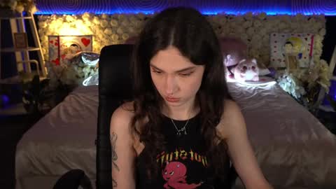 Sasha online show from April 5, 2026, 6:49 pm