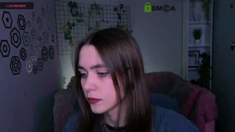 Mia online show from April 5, 2026, 1:19 pm