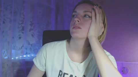 Snapshot of babymuro4ka chatting on January 24, 2025, 12:09 am Sonya online show from January 24, 2025, 12:09 am