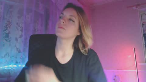 Snapshot of babymuro4ka chatting on February 7, 2025, 1:15 am Sonya online show from February 7, 2025, 1:15 am