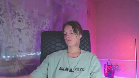 Snapshot of babymuro4ka chatting on September 10, 2025, 8:09 pm Sonya online show from September 10, 2025, 8:09 pm