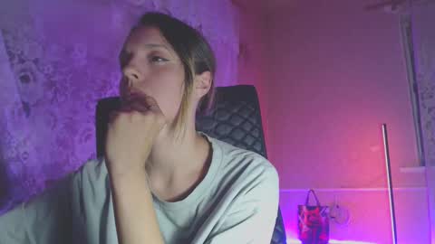 Snapshot of babymuro4ka chatting on September 17, 2025, 6:42 pm Sonya online show from September 17, 2025, 6:42 pm