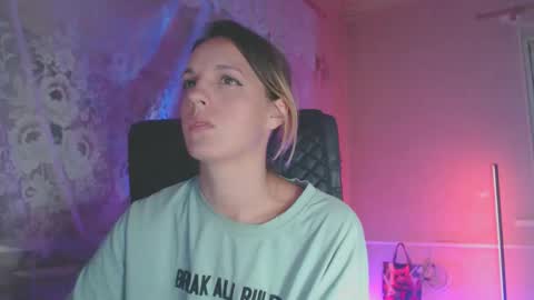 Snapshot of babymuro4ka chatting on September 19, 2025, 8:09 pm Sonya online show from September 19, 2025, 8:09 pm