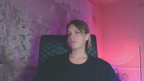 Snapshot of babymuro4ka chatting on October 16, 2025, 7:48 pm Sonya online show from October 16, 2025, 7:48 pm