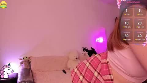 Snapshot of babyuniporn chatting on December 19, 2025, 8:43 am Eva online show from December 19, 2025, 8:43 am