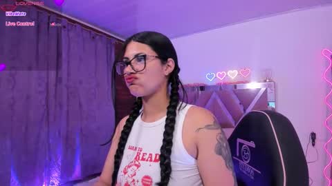  VENU  online show from February 4, 2026, 3:01 am