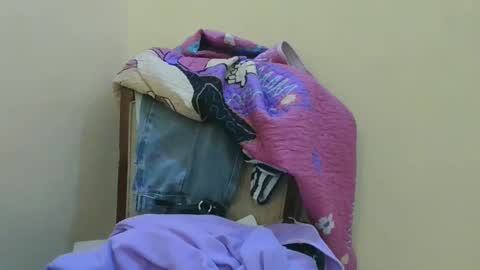 Snapshot of babyyolly chatting on September 16, 2025, 1:17 am babyyolly online show from September 16, 2025, 1:17 am