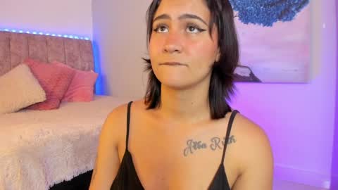 daya independent model online show from April 11, 2026, 2:27 am