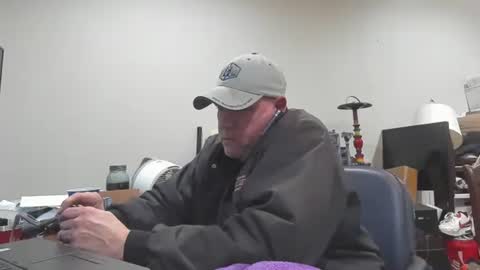 Snapshot of bad_boy4u2abuse chatting on December 15, 2025, 5:44 am bad_boy4u2abuse online show from December 15, 2025, 5:44 am