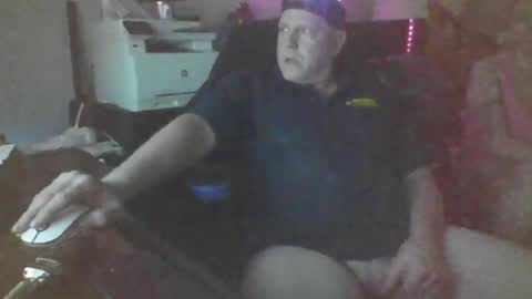 bad_boy4u2abuse online show from April 24, 2026, 8:44 pm