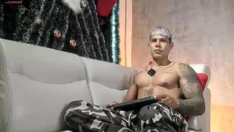 bad_boytoh online show from January 12, 2026, 12:43 pm