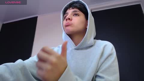 Snapshot of bad_giirl__ chatting on February 12, 2025, 6:09 pm Anna online show from February 12, 2025, 6:09 pm