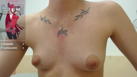 Snapshot of bad_giirl__ chatting on October 15, 2025, 7:36 pm Anna online show from October 15, 2025, 7:36 pm