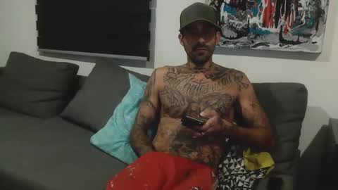 BadCouple  online show from September 14, 2025, 2:11 am