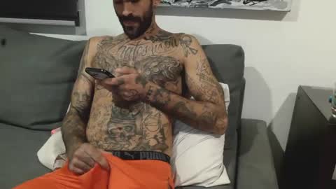 BadCouple  online show from October 1, 2025, 12:38 am