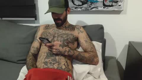 BadCouple  online show from October 1, 2025, 11:44 pm