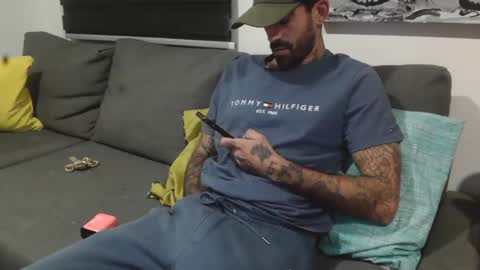 BadCouple  online show from October 25, 2025, 5:15 am