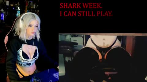 Snapshot of badd0ll chatting on May 22, 2026, 6:35 pm badd0ll online show from May 22, 2026, 6:35 pm