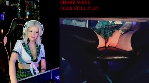 Snapshot of badd0ll chatting on May 23, 2026, 6:23 pm badd0ll online show from May 23, 2026, 6:23 pm