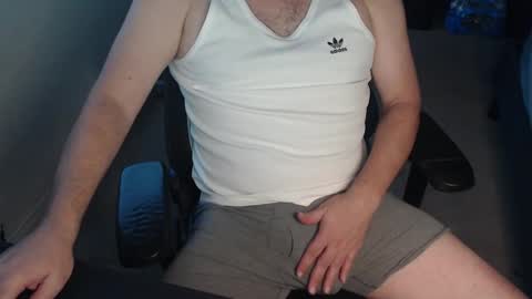 Snapshot of baddaddy77 chatting on September 29, 2025, 1:11 am baddaddy77 online show from September 29, 2025, 1:11 am