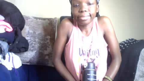baddie_floxxy online show from June 17, 2026, 2:47 am