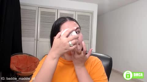 Snapshot of baddie_maddie_ chatting on October 31, 2025, 6:47 am want custom text me through my snap 3 online show from October 31, 2025, 6:47 am