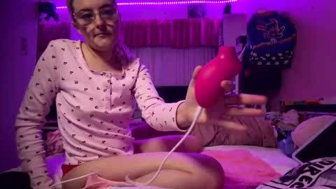 Snapshot of baddieprettypussy chatting on May 23, 2026, 9:46 am baddieprettypussy online show from May 23, 2026, 9:46 am