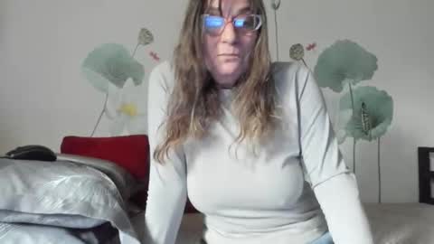 Gina online show from December 18, 2025, 1:39 pm