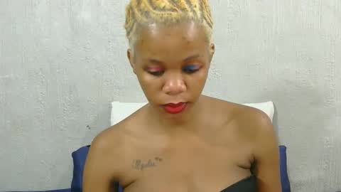 Lily online show from November 16, 2025, 7:03 am