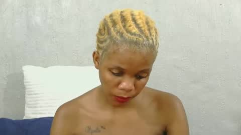 Lily online show from November 17, 2025, 4:57 pm