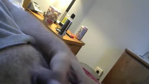 badlad10 online show from December 3, 2025, 9:02 pm