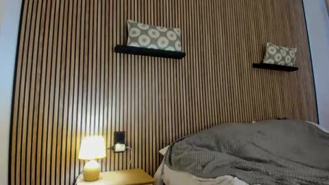 Snapshot of badmodel_ chatting on April 15, 2026, 1:51 pm Name online show from April 15, 2026, 1:51 pm