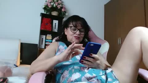 sandra online show from April 8, 2026, 3:23 pm